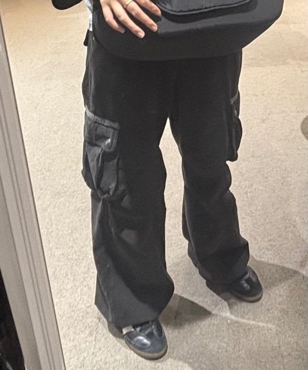 MUSINSA公式 | AAKAM Knee Pin-tuck Contrast Cargo Pants (Black)