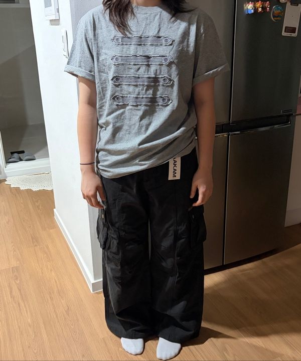 MUSINSA公式 | AAKAM Knee Pin-tuck Contrast Cargo Pants (Black)