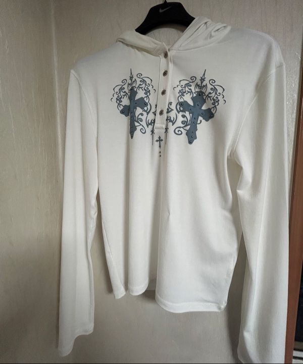 【AAKAM】スタッズ CROS2 フーディー ロング スリーブ ★ UNISEX MUSINSA | AAKAM Studded CROS2 Hooded Long Sleeve (White)