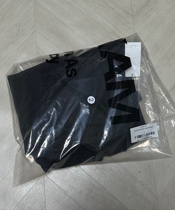 MUSINSA公式 | AAKAM High-Neck Button Jacket (Black)