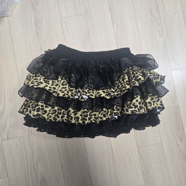 MUSINSA | ILLIO Leopard tutu shorts