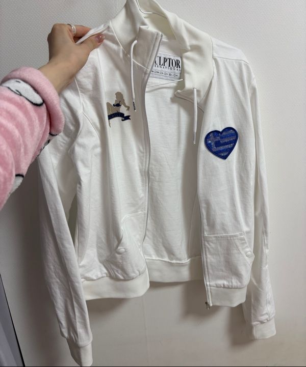 MUSINSA公式 | SCULPTOR Flag Track Zip-Up White