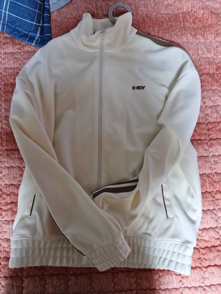 MUSINSA公式 | NDY (nerdy) Jacquard Tape Track Top Ivory