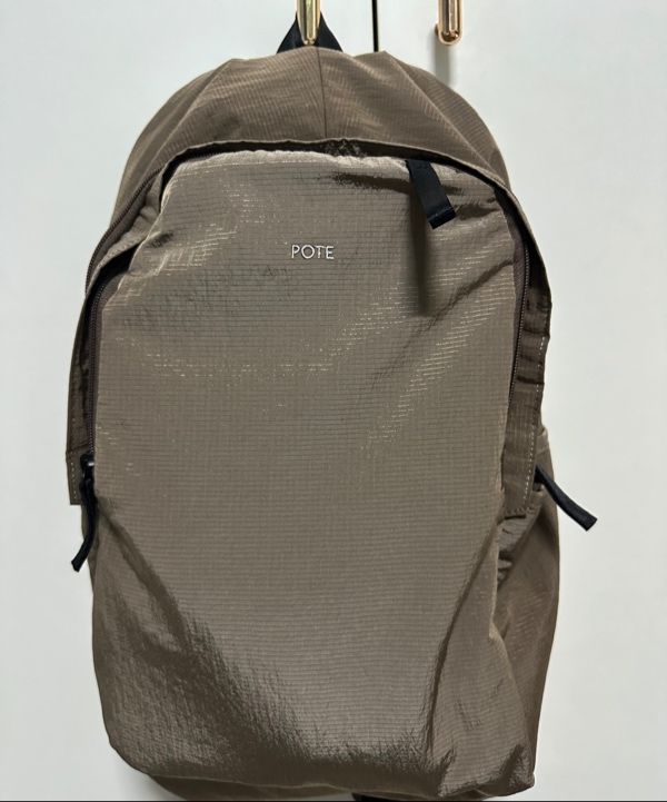29CM限定!!【POTE】0002 HideSlot バックパック（ブルーグレー） 0002 HideSlot Classic Backpack_Mocha - 감도 깊은 취향 셀렉트