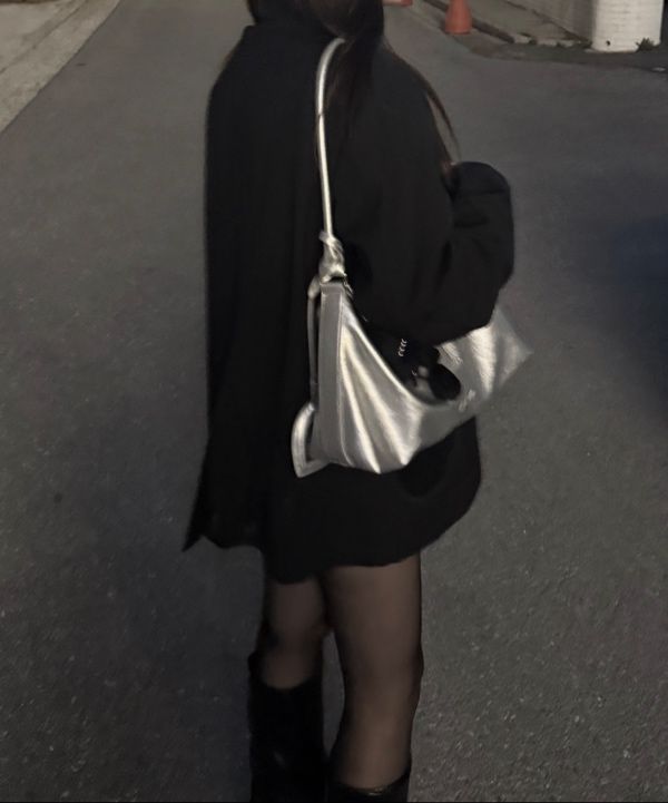 VVV ■ Ribbon Hobo Buckle Shoulder Bag MUSINSA | VVV Ribbon Hobo Buckle Shoulder Bag _ Black