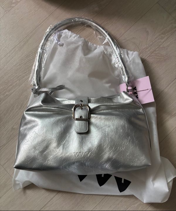 MUSINSA | VVV Ribbon Hobo Buckle Shoulder Bag _ Pink