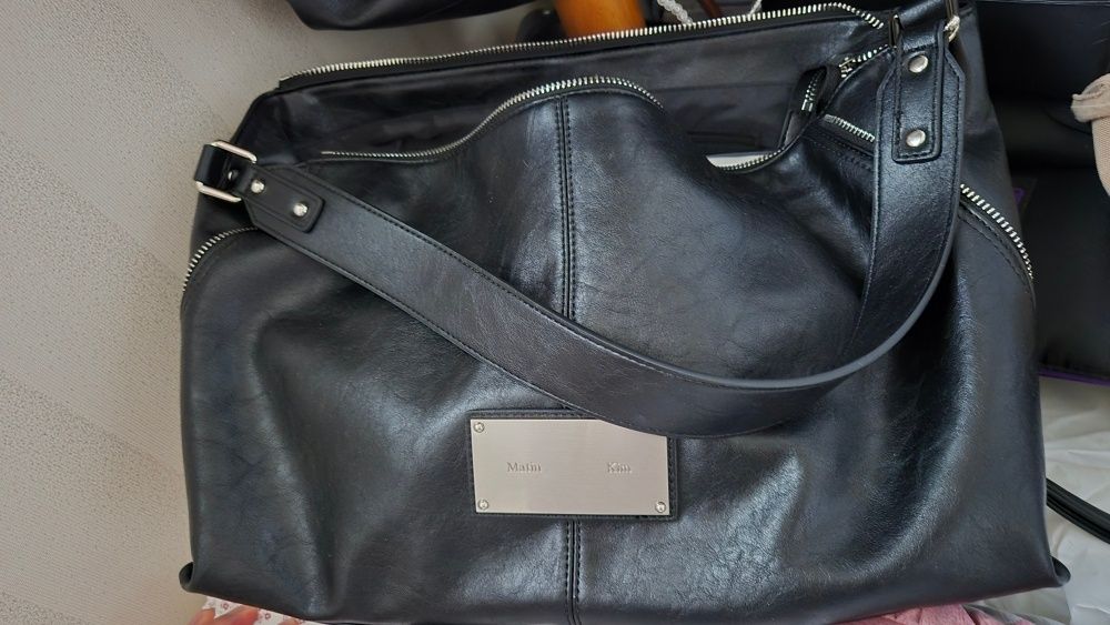 【Matin Kim】SIDE ZIPPER SHOULDER BAG SIDE ZIPPER SHOULDER BAG IN BLACK – Matin Kim