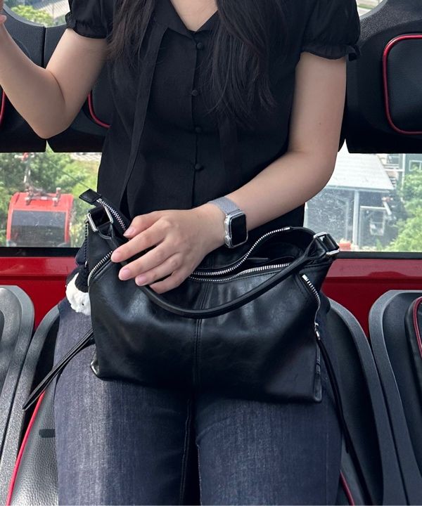 【MATIN KIM】SIDE ZIPPER TWO WAY BAG SIDE ZIPPER TWO WAY BAG IN BLACK – Matin Kim