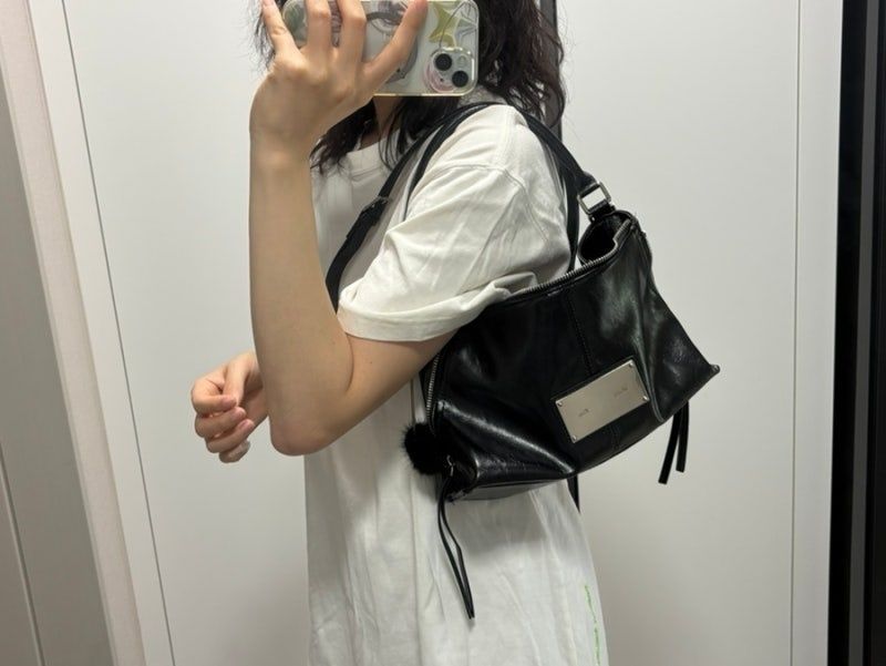 バッグ SIDE ZIPPER TWO WAY BAG IN BLACK MUSINSA公式 | MATIN KIM SIDE ZIPPER TWO WAY BAG IN BLACK