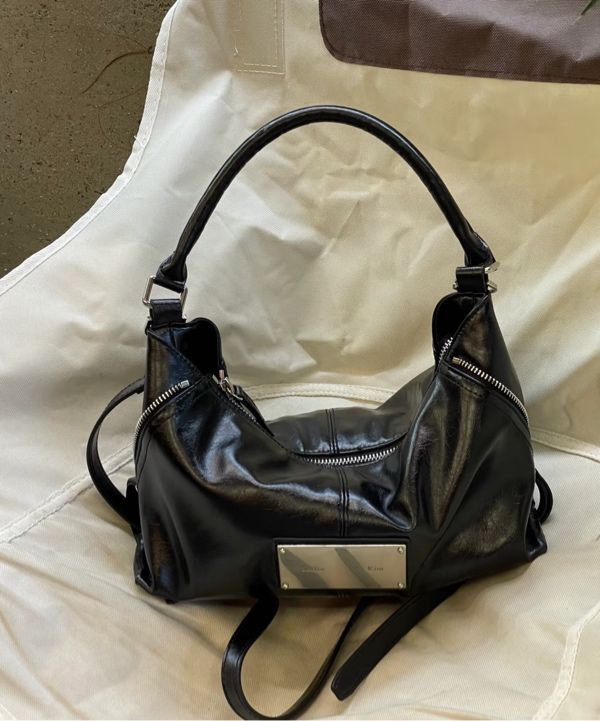 バッグ SIDE ZIPPER TWO WAY BAG IN BLACK SIDE ZIPPER TWO WAY BAG IN BLACK – Matin Kim
