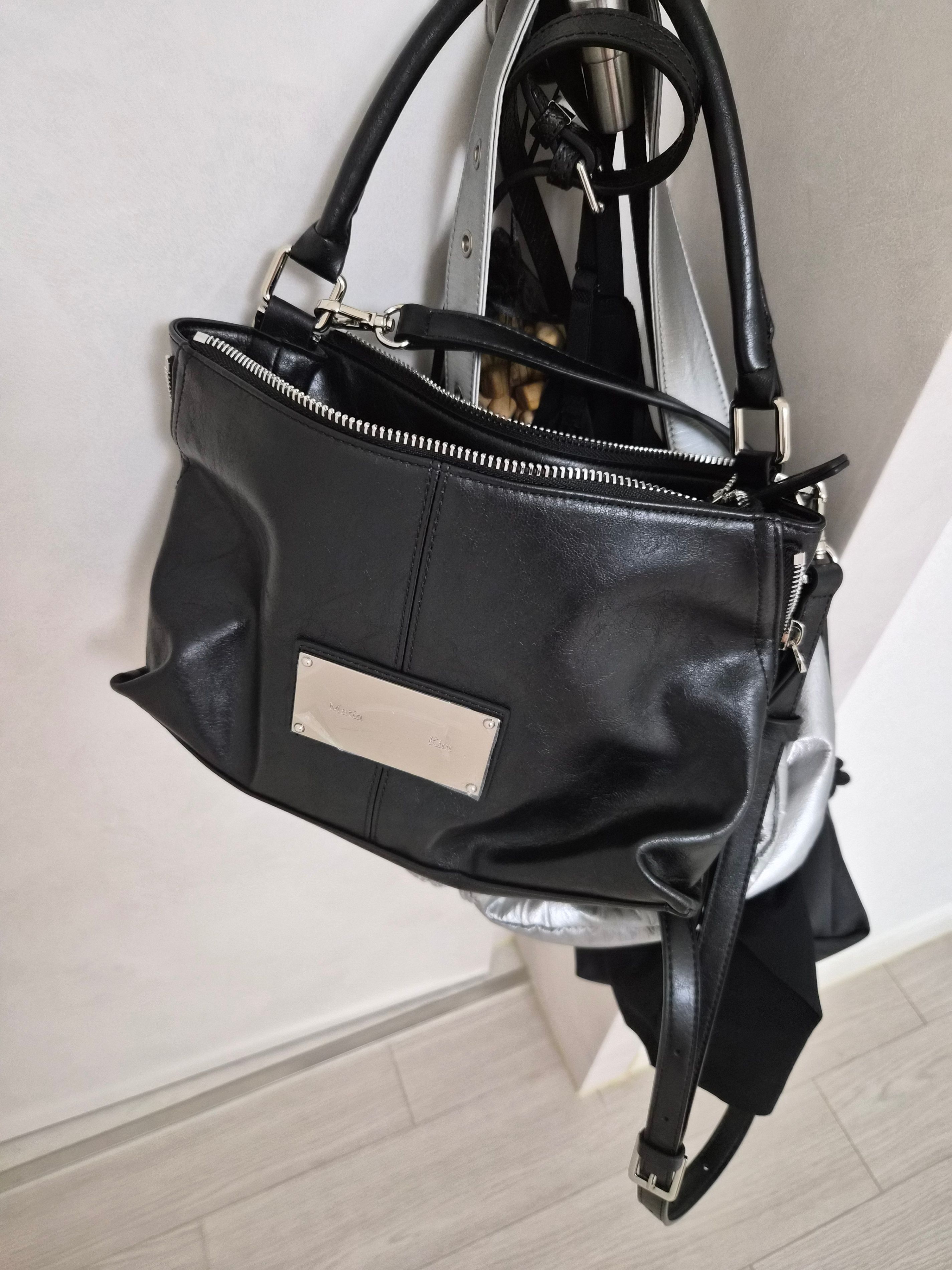 バッグ SIDE ZIPPER TWO WAY BAG IN BLACK MUSINSA公式 | MATIN KIM SIDE ZIPPER TWO WAY BAG IN BLACK