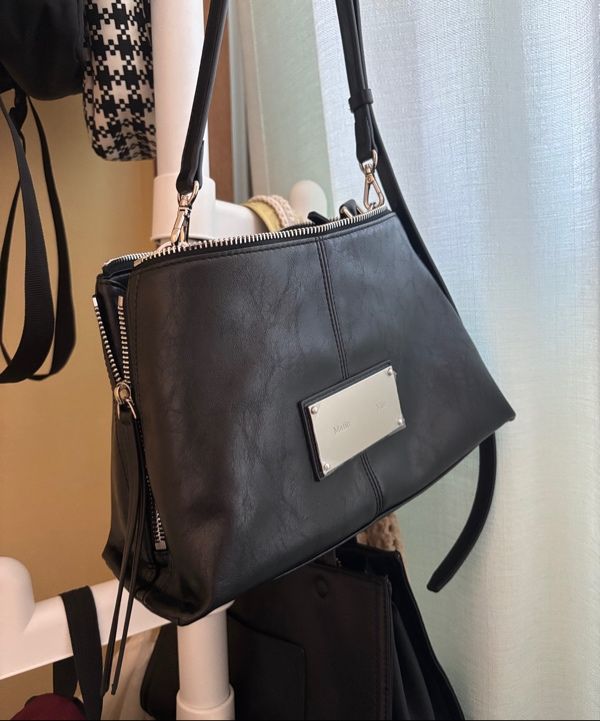 [MATIN KIM]★韓国人気★SIDE ZIPPER TWO WAY BAG SIDE ZIPPER TWO WAY BAG IN BLACK – Matin Kim