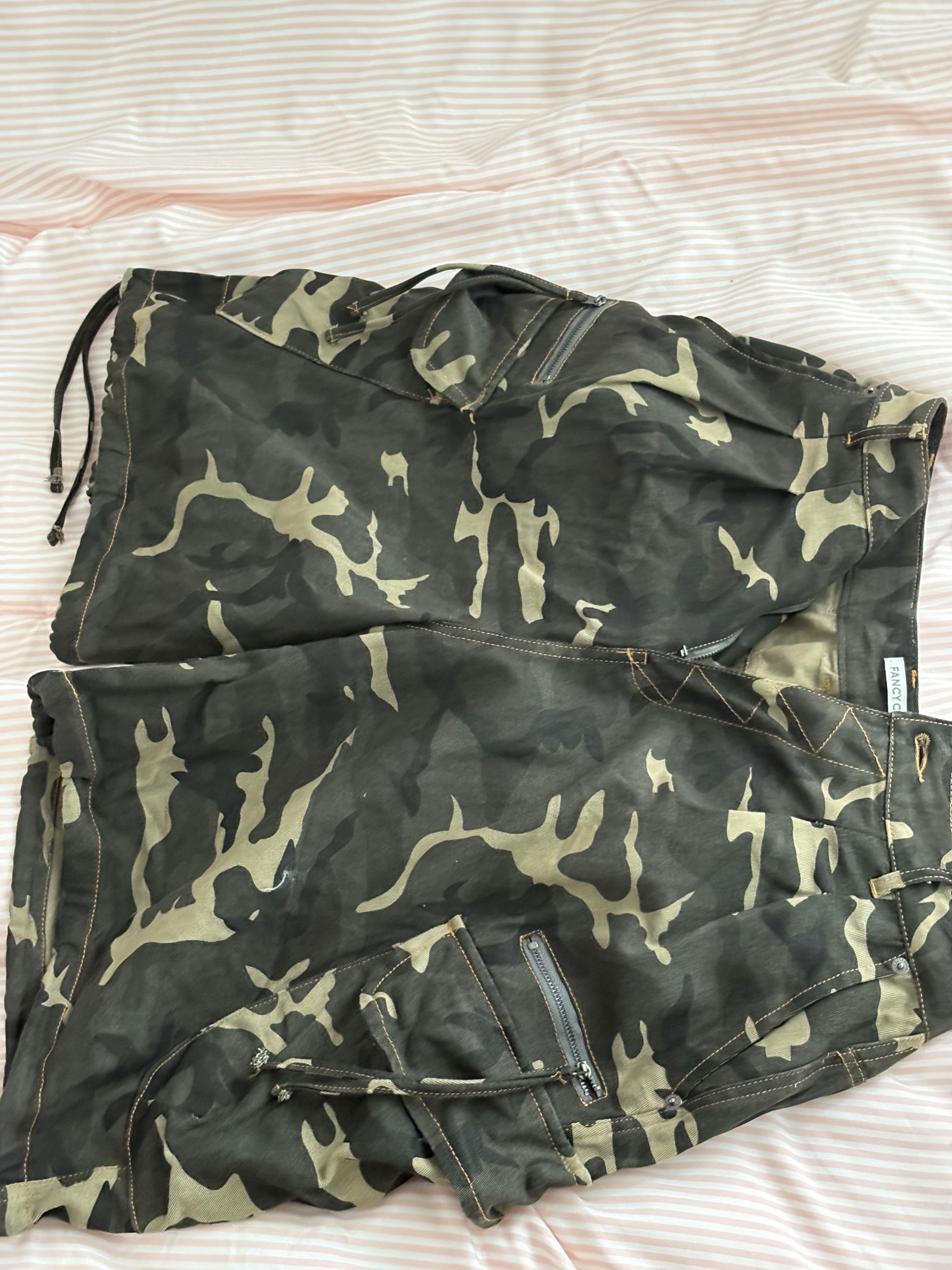 MUSINSA | FANCY CLUB Cargo Lettering Bermuda Pants (KHAKI