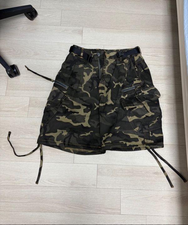 MUSINSA | FANCY CLUB Cargo Lettering Bermuda Pants (KHAKI
