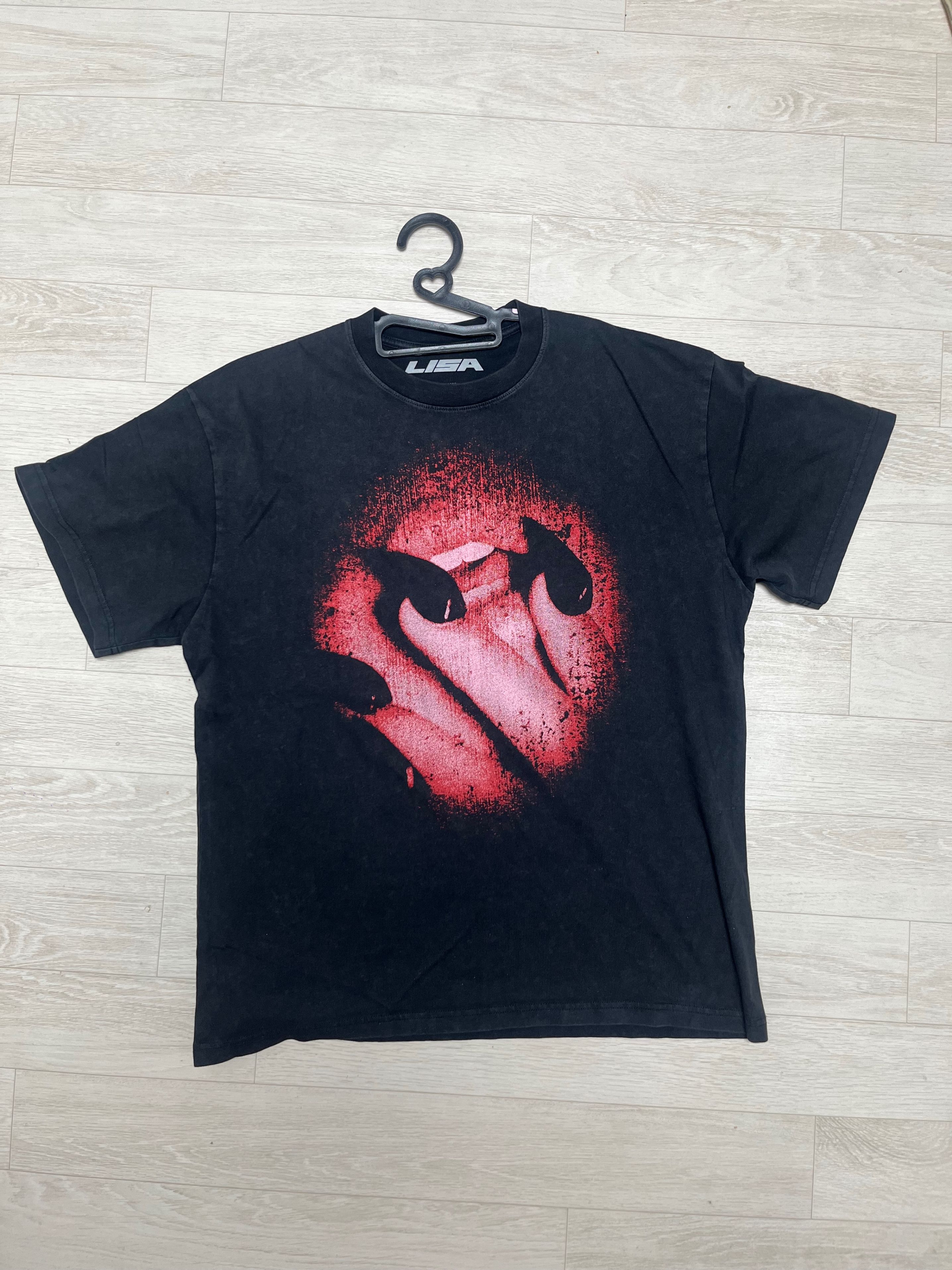 MUSINSA | LISA [ALTEREGO] VIXI T-SHIRTS