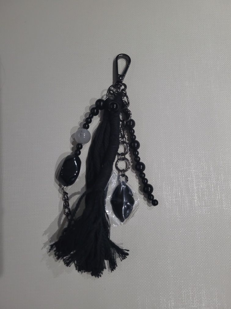 MUSINSA | BADBLOOD Ellipse Symbol Keyring - Black
