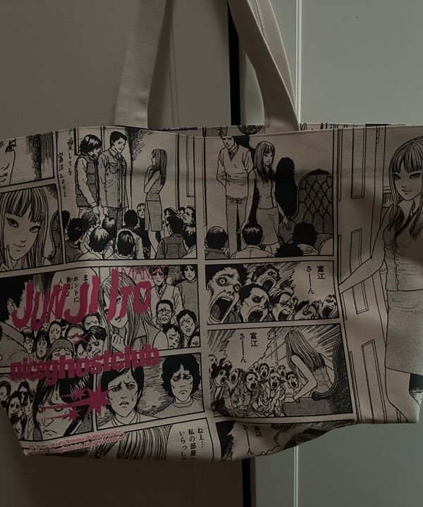 トートバッグ [NICEGHOSTCLUB]JUNJI ITO JUNJI MANIAC TOMIE LOGO BIG TOTE junji ito maniac tomie logo big tote bag[black] - niceghostclub