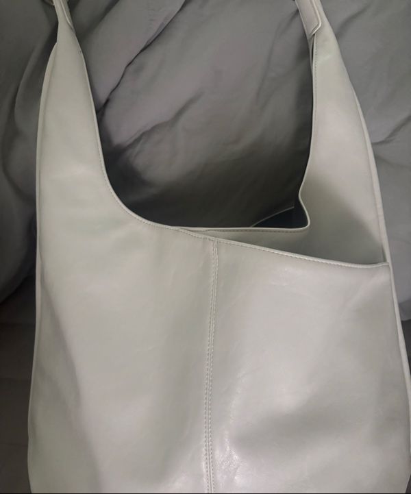 MUSINSA公式 | YEOMIM slash hobo bag (black)