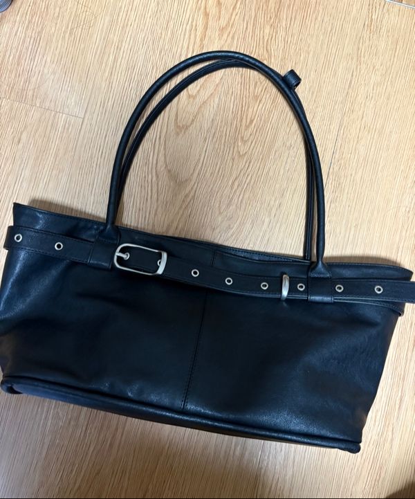 MUSINSA | YEOMIM belted boat bag (black)