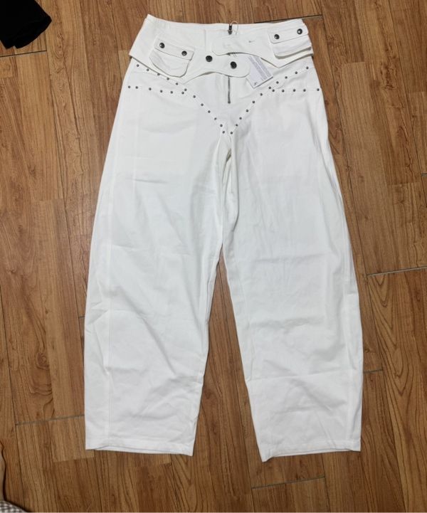MUSINSA | KASHIKO Belt Rivet Oval Pants Off White