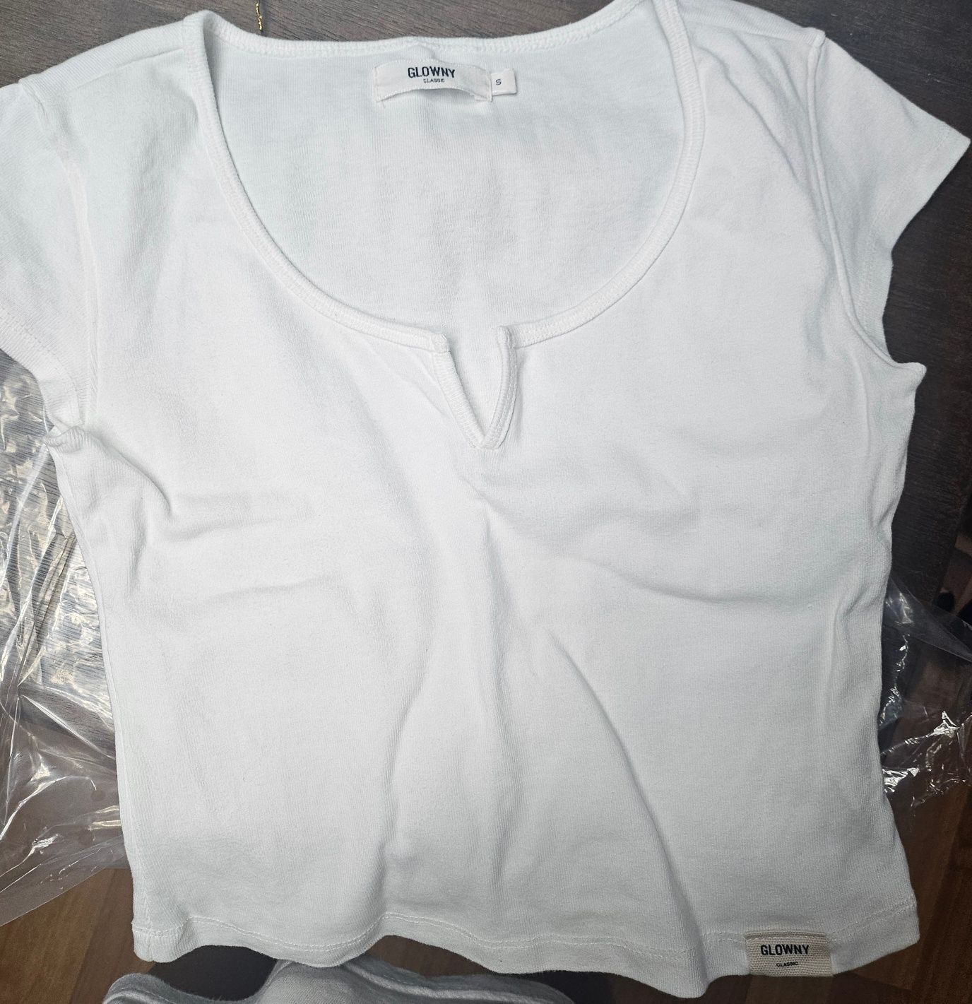 MUSINSA | GLOWNY G SLIT TEE (3 colors)