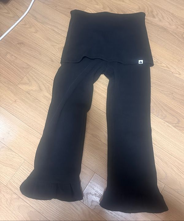 【FUNFROMFUN】Frill Hem Capri ★韓国人気★ 追跡付 Frill Hem Capri (Butter) - 감도 깊은 취향 셀렉트샵 29CM