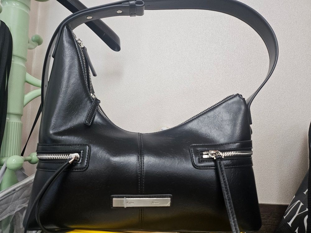 【MATIN KIM】ASYMMETRICAL ZIPPER BAG★送料・関税込 ☆MATIN KIM ☆ASYMMETRICAL ZIPPER BAG (Matin Kim/ショルダー