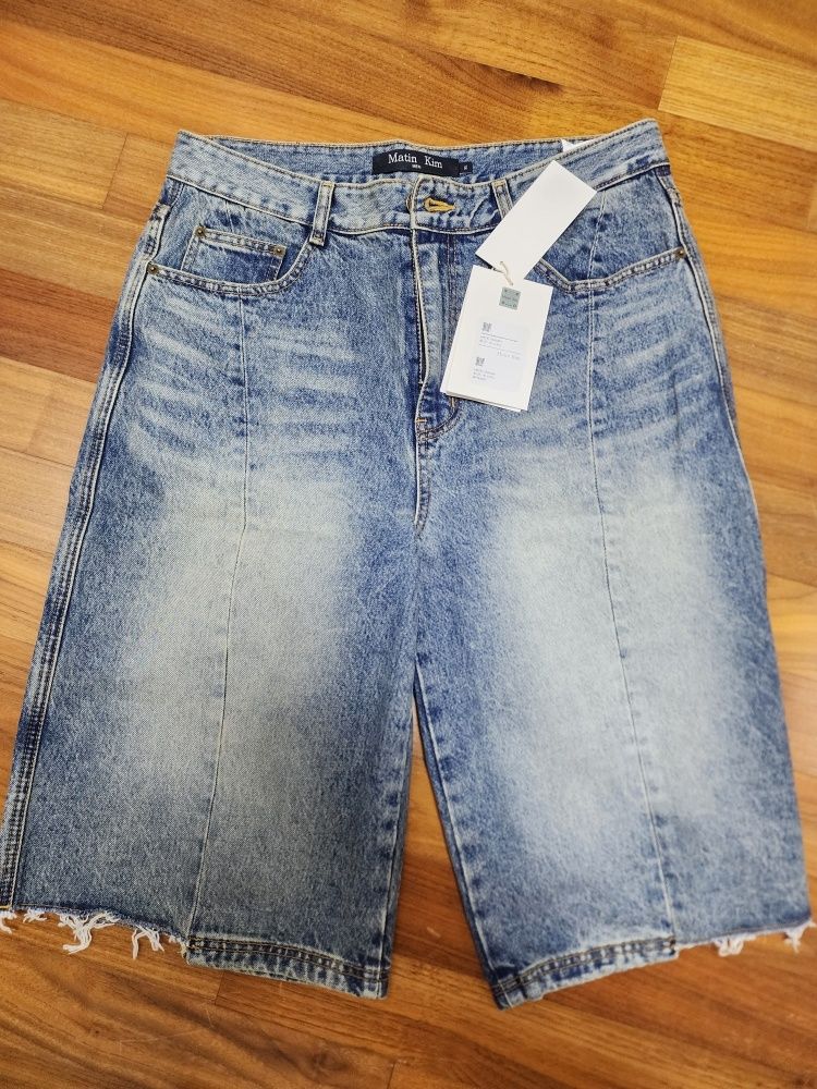 デニム・ジーパン [MATINKIM]hem point bermuda denim pants for men in charcoa HEM POINT BERMUDA DENIM PANTS FOR MEN IN CHARCOAL – Matin Kim