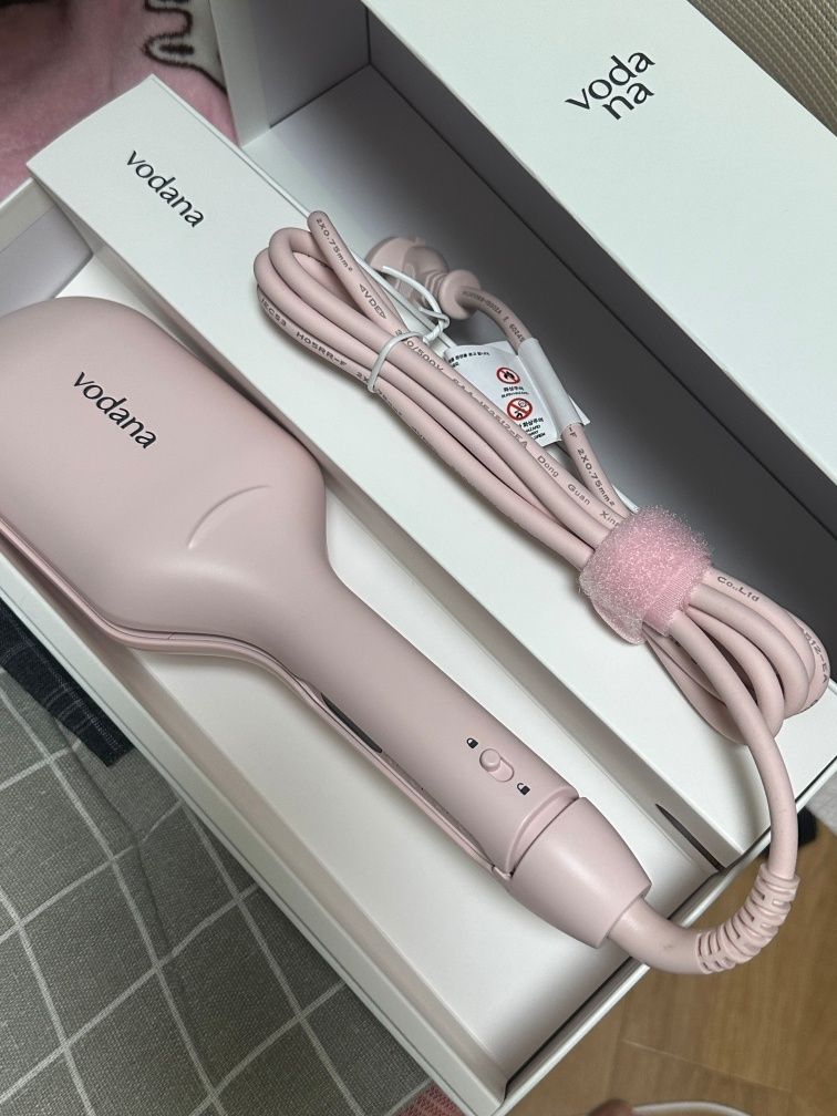 VODANA　グローウェーブアイロン　40mm　パウダーピンク　ヘアアイロン MUSINSA公式 | VODANA Glow 40mm ウェーブアイロン パウダーピンク
