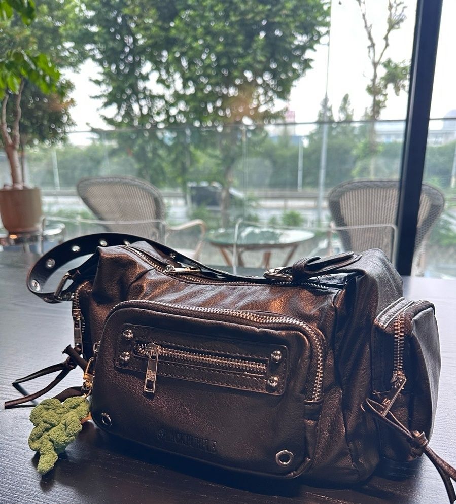 MUSINSA | BLACK PURPLE Marco Bag_BLACK