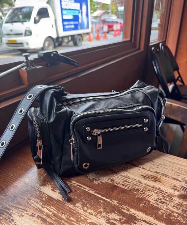 MUSINSA | BLACK PURPLE Marco Bag Marco Bag_BROWN