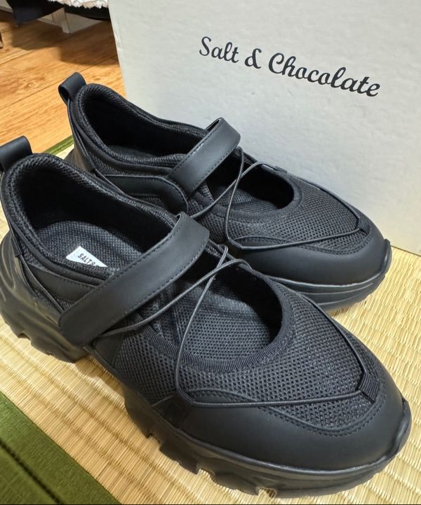 MUSINSA | SALT AND CHOCOLATE Odette Air Velcro Sneakers