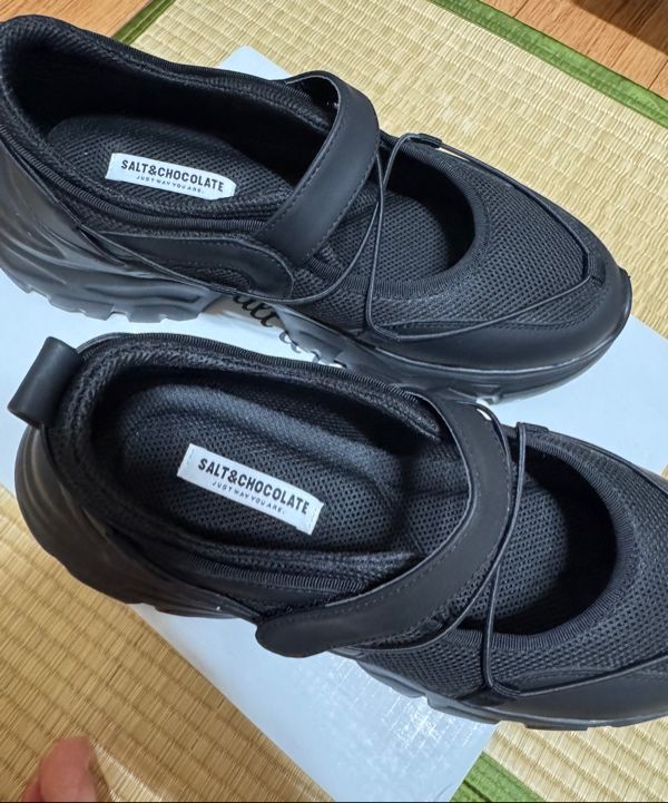 MUSINSA | SALT AND CHOCOLATE Odette Air Velcro Sneakers