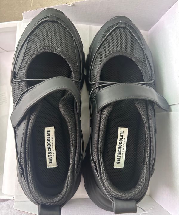 MUSINSA | SALT AND CHOCOLATE Odette Air Velcro Sneakers