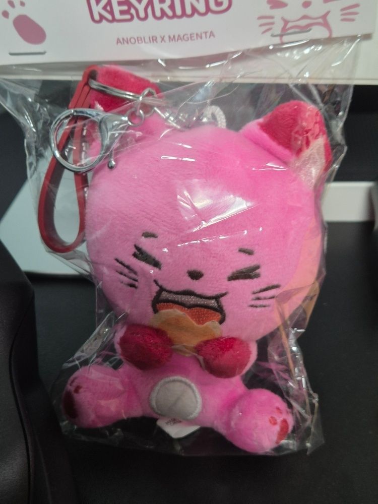 新品未使用 qwer ボイスキーリング マゼンタ QWER | Rock Voice Keyring (Random)
