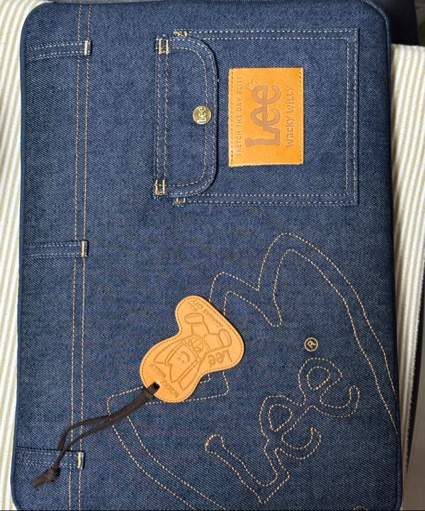 [WACKYWILLY× Lee] ノートパソコン ポーチ Bag(2 COLOR) MUSINSA公式 | WACKY WILLY [Wackywilly x Lee] Laptop Pouch Black