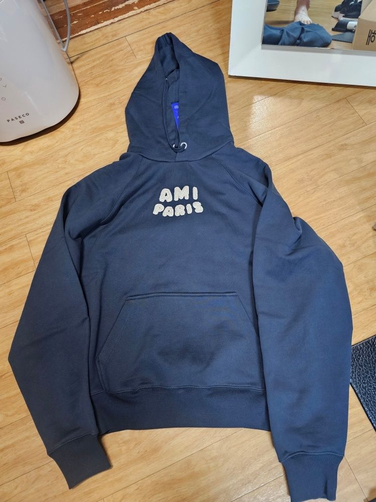 MUSINSA | AMI Paris Logo Patch Hoodie - Navy / USW2757474011