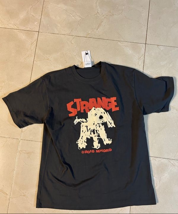 MUSINSA公式 | MAHAGRID STRANGE PUPPY TEE WHITE(MG2FMMT506A)