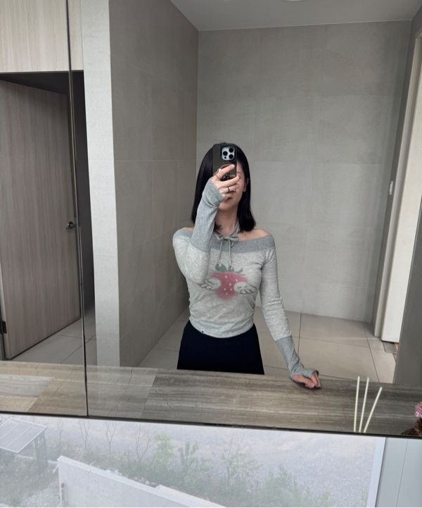 MUSINSA | NOFFICIALNOFFICE Strawberry Angel Off Shoulder Top