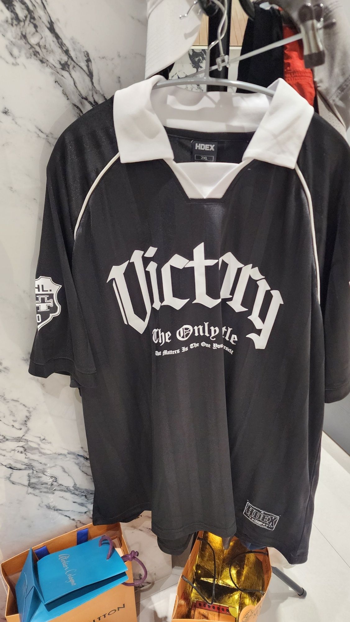 【韓国 HDEX】VICTORY STRIPED COLLAR SHORT SLEEVE MUSINSA | HDEX Victory Stripe Collar Short Sleeve (Black)