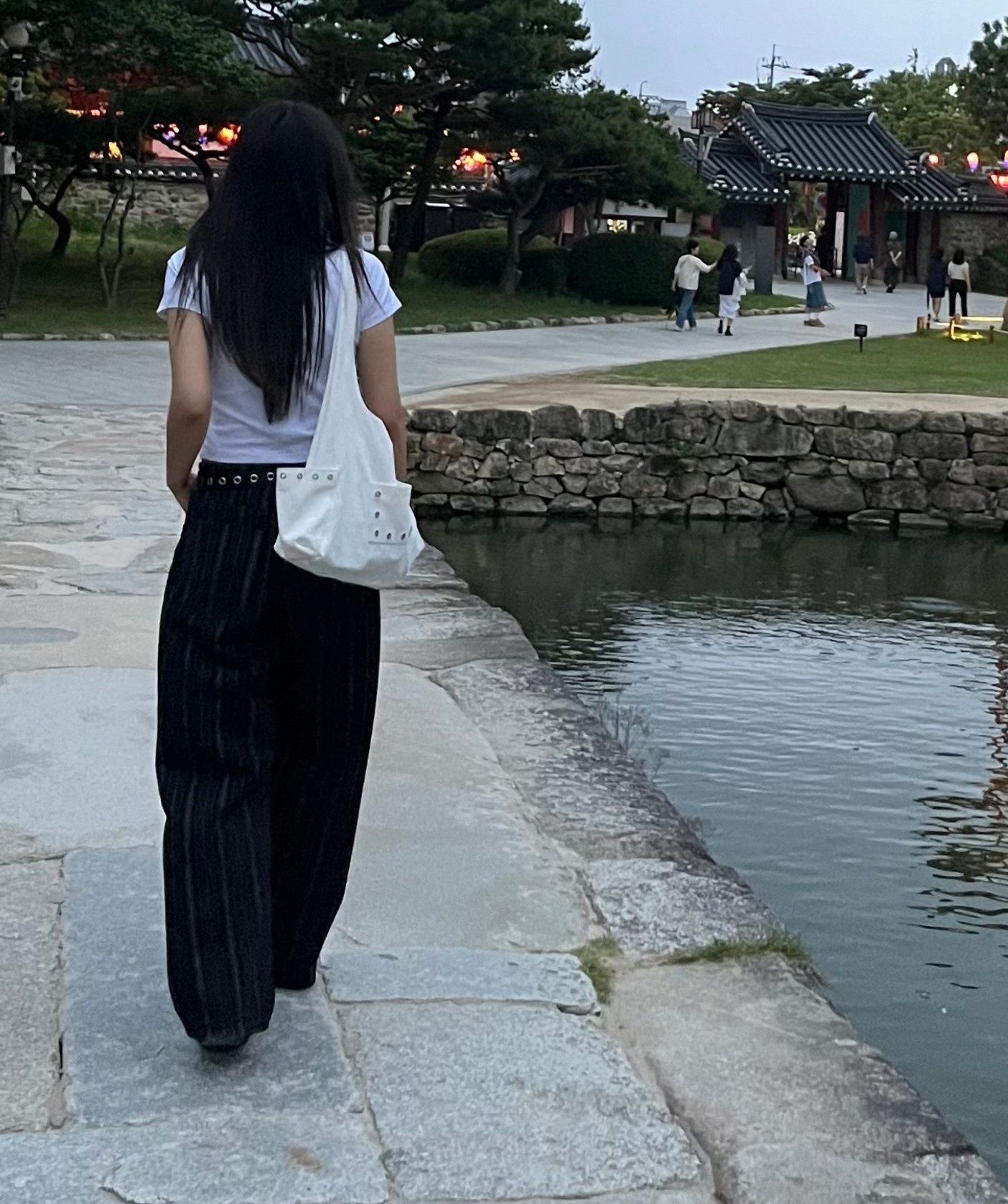 MUSINSA公式 | ASURA LUNA CANVAS BAG (WHITE)