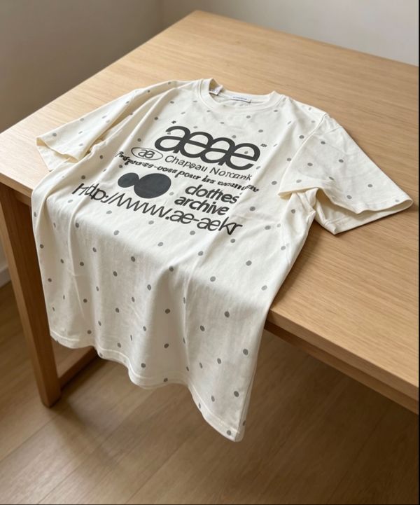 MUSINSA公式 | AEAE WEB LOGO DOT T-SHIRTS [CREAM]