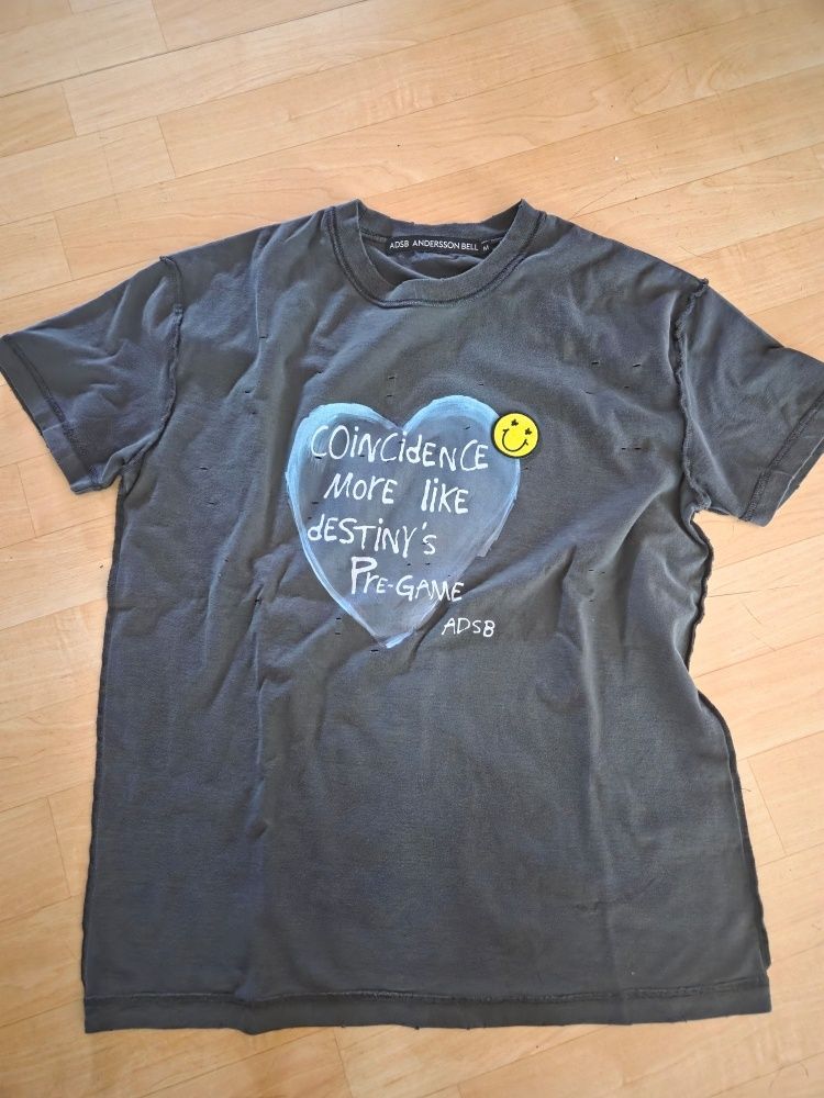 【ANDERSSON BELL】 UNISEX HEART MESSAGE T-SHIRT /追跡付 Buy Andersson Bell Unisex Heart Message T-Shirt in Black