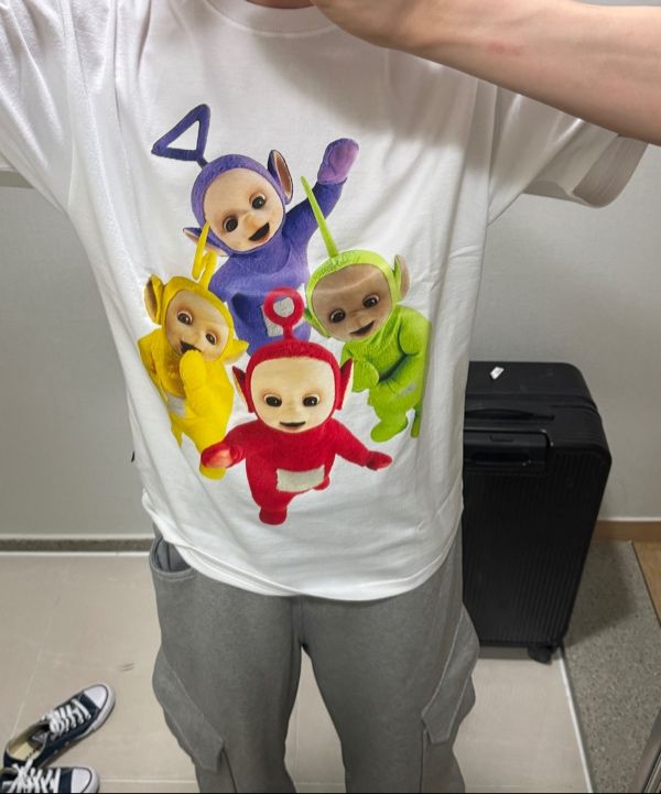 Tシャツ・カットソー LAUGHER Teletubbies Hug T-Shirt Black TE16 71rLBIMXRlL.jpg