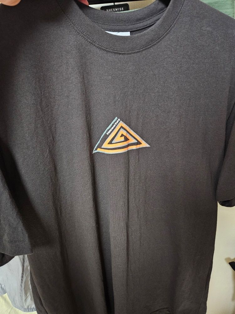 MUSINSA | thisisneverthat® Spiral Triangle Tee Blue