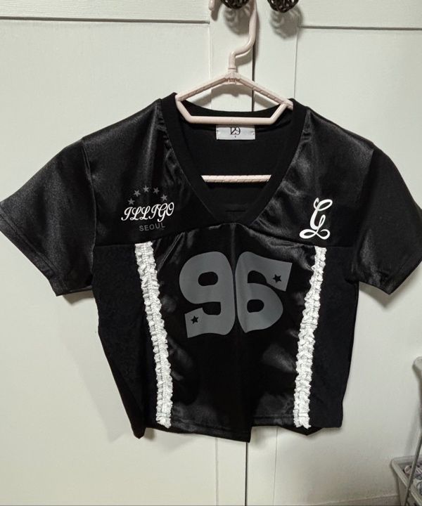送料・関税込 ●ILLIGO●25SS LACE V-NECK JERSEY T-SHIRT MUSINSA | ILLIGO Lace V-Neck Jersey T-Shirt Black