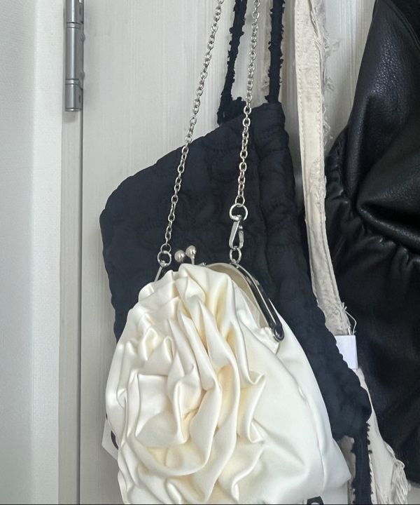 送料・関税込 ●ILLIGO●25SS FLOWER BOKJORI BAG MUSINSA | ILLIGO Flower Bokjori Bag Cream