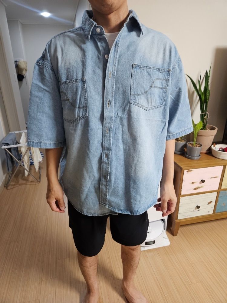 MUSINSA | FILLUMINATE F Stitch Denim Half Shirt - Light Blue