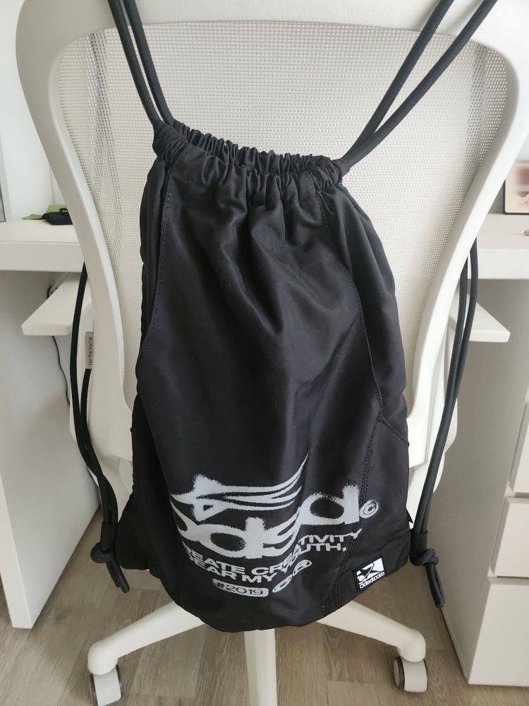 MUSINSA公式 | ODDSTUDIO Odsd Curved Sporty String Bag - BLACK