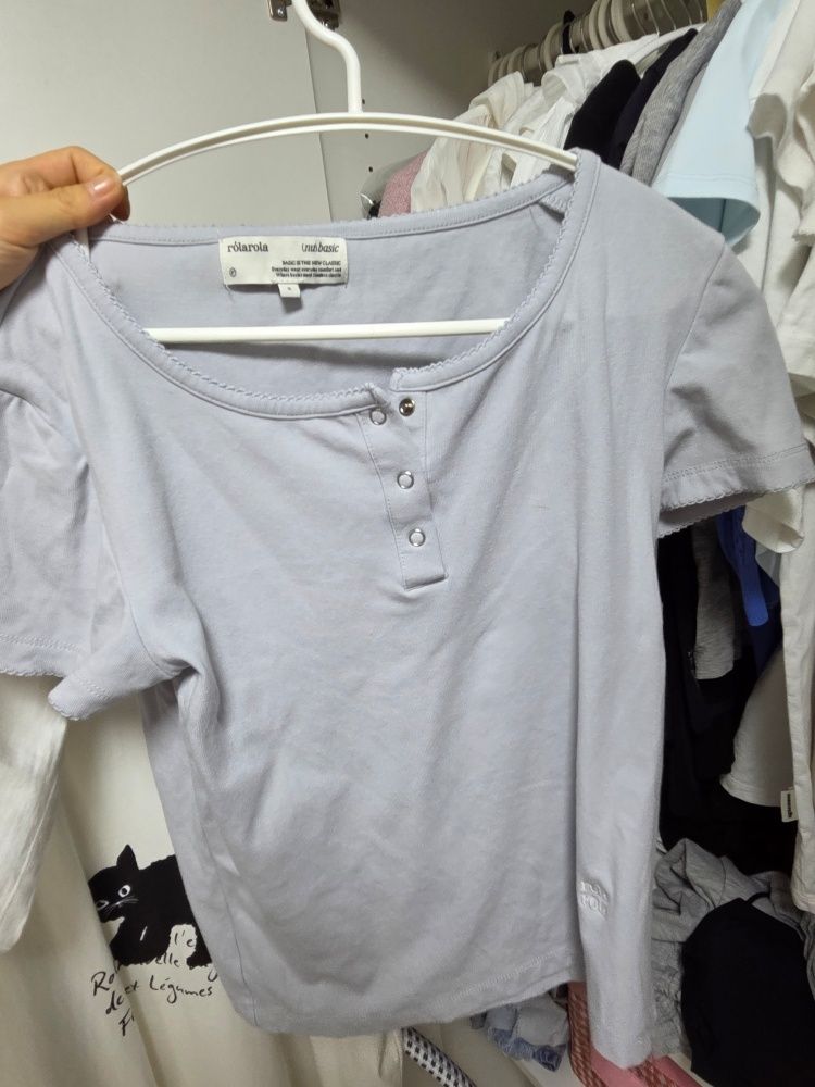 ★2025SS新作★ROLAROLA★NUBASIC HENLEY NECK T-SHIRT MUSINSA公式 | ROLAROLA NUBASIC HENLEY NECK T-SHIRT LIGHT GRAY